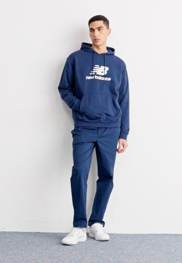 SPORT ESSENTIALS STACKED LOGO HOODIE - Hoodie4