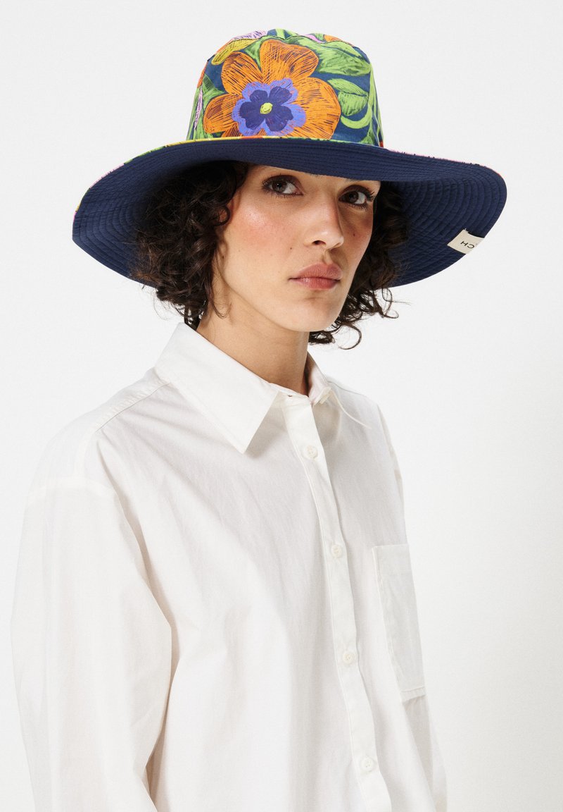 FRNCH ILINA - Chapeau - spicy garden marine