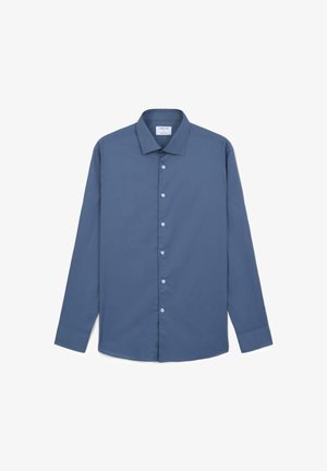 Chemise à manches longues en bleu ardoise, avec un devant boutonné, un col pointu et une texture de tissu lisse. Comprend sept boutons blancs le long de la patte.
