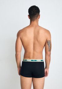 Puma MEN DUAL LOGO 4 PACK - Trumpikės - purple/green/black