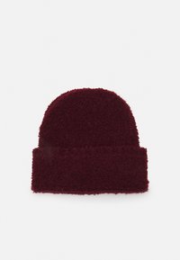 Gorro de malha bordeaux, com um tecido suave e texturado, com punho dobrado, topo arredondado e uma aparência aconchegante e quente.