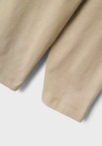 Name it REGULAR FIT - Ilgarankovis viršutinės dalies drabužis - pure cashmere