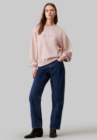 Calvin Klein Jeans CREW NECK - Sudadera - peach whip