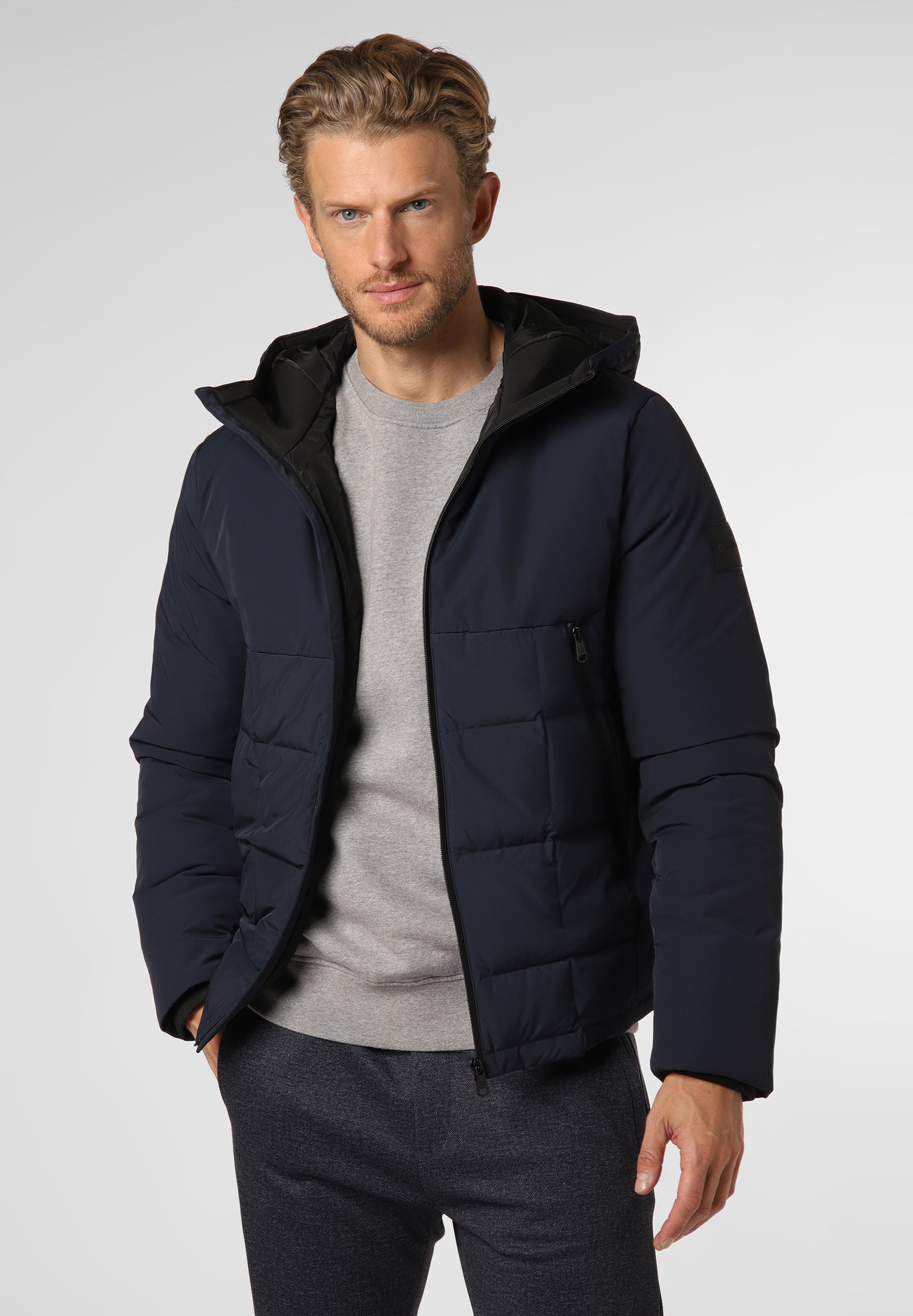 Descubrir 89+ imagen calvin klein mixed media hooded jacket
