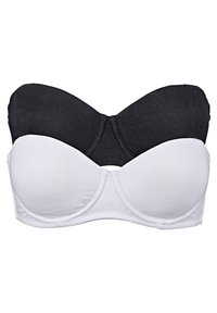 Due reggiseni in bianco e nero. Entrambi hanno un design liscio, imbottito e con ferretto. Quello nero si trova sopra a quello bianco.