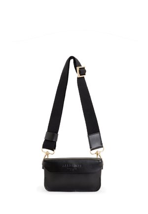 Czarna skórzana torebka typu crossbody marki AllSaints z szerokim, regulowanym paskiem materiałowym oraz okuciami w kolorze złotym.