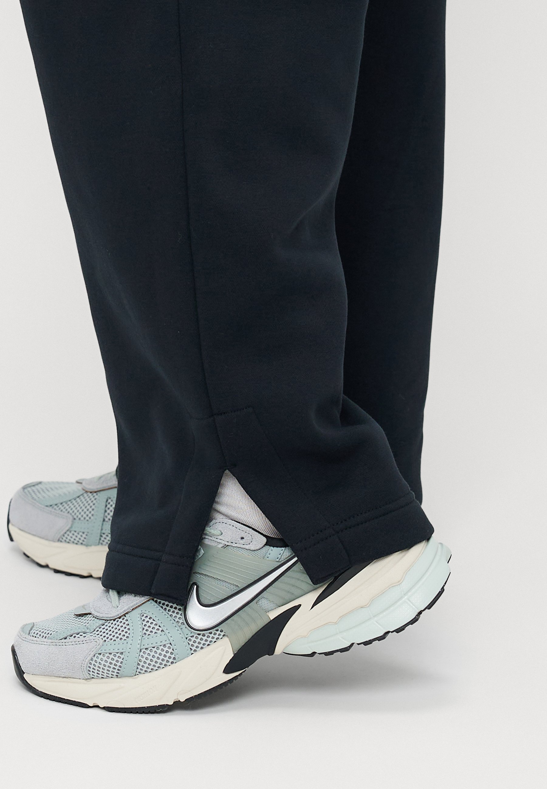 nike thick sweatpants