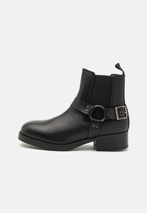 Steve Madden ANTONN - Cowboy/biker ankle boot - black