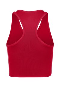 Canottiera sportiva rossa. Design a racerback, texture liscia, forma aderente e materiale elastico. Nessun motivo o dettaglio visibile.