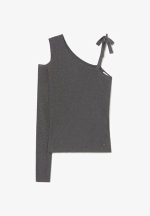Top asimétrico gris acanalado con una sola tira en el hombro y un detalle de lazo. Cuenta con un ajuste ceñido y un sutil brillo en toda la tela.