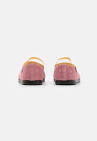 Bonton CHAUSSONS SARRA - Baleríny s páskem - peach whip