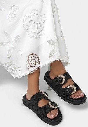 Alma Blue, Mules - black