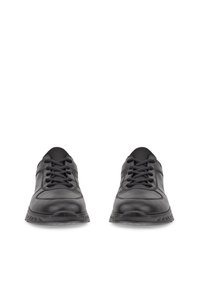 Coppia di sneaker nere in pelle con punte arrotondate, lacci neri e suole imbottite, mostrata frontalmente su sfondo bianco.