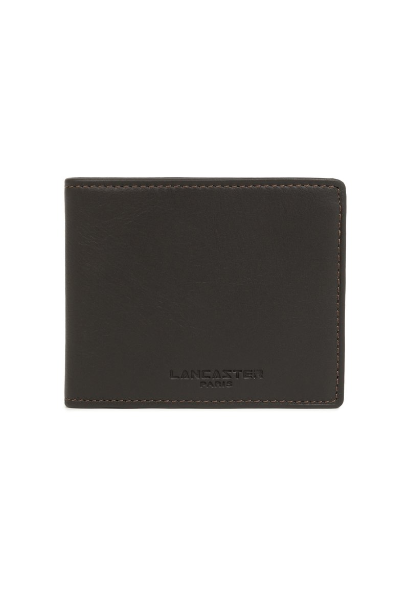 Portafoglio in pelle marrone scuro con una texture liscia, caratterizzato da un bordo cucito e dal logo in rilievo "LANCASTER PARIS" sul davanti.