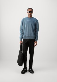 Karl Lagerfeld Jeans RELAXED ACIDWASH  - Sweatshirt - blue indigo