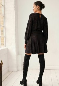 Next LONG SLEEVE MINI - Vapaa-ajan mekko - black floral texture