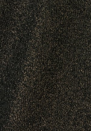 Zwarte stof met een gestructureerd oppervlak met gouden spikkels, die een subtiele glans creëren. Het geheel heeft een los geweven en elastisch uiterlijk.