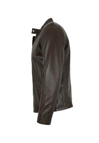 Braune Lederjacke mit einem Reißverschluss, Stehkragen und seitlichen Taschen. Glatte Textur mit figurnaher Passform und dezenten Nähdetails.