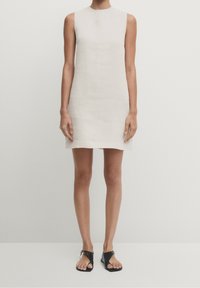 Massimo Dutti Vardagsklänning - beige