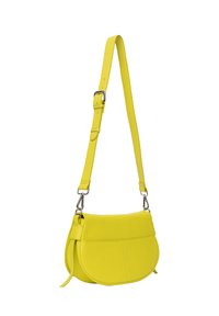 Gelbe Leder-Crossbody-Tasche mit verstellbarem Tragegurt, runder Form, glatter Oberfläche und dezentem Steppdetail auf der Vorderseite.