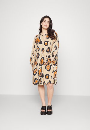 Object Curve OBJJACIRA SHORT DRESS - Φόρεμα ημέρας - humus