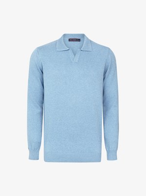 Suéter azul claro con cuello en V y mangas largas. Hecho de material suave, cuenta con puños y dobladillo acanalados. Diseño minimalista.
