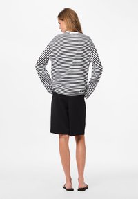 Pieces PCSADIE LS - Langærmet T-shirt - cloud dancer