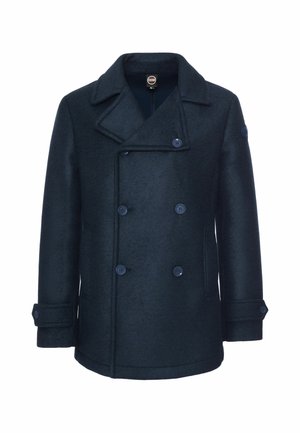 Cappotto doppiopetto in lana blu navy scuro con ampi revers, sei bottoni frontali, cinturini ai polsini e tasche laterali, mostrato su sfondo bianco.
