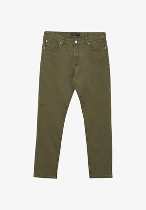 Jeans in denim verde oliva con vestibilità slim, design a cinque tasche e hardware argentato. Il tessuto è liscio con una leggera lucentezza.