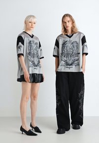 Jaded London FOOTBALL UNISEX - Print T-shirt - silver