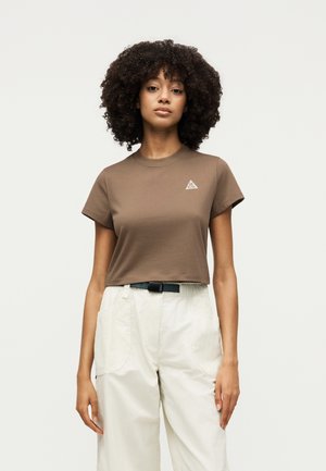 Nike ACG, T-shirt basic - mink brown/summit white