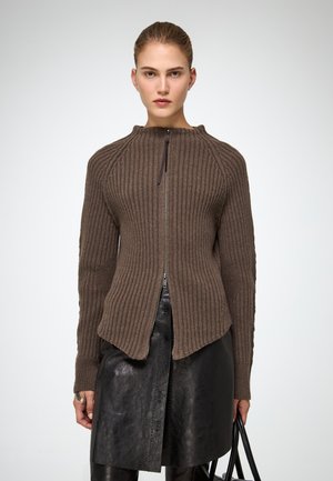 DULCIE - Gilet - brown