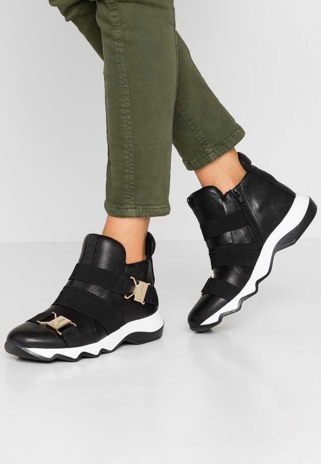 Sneakers high - poncho nero