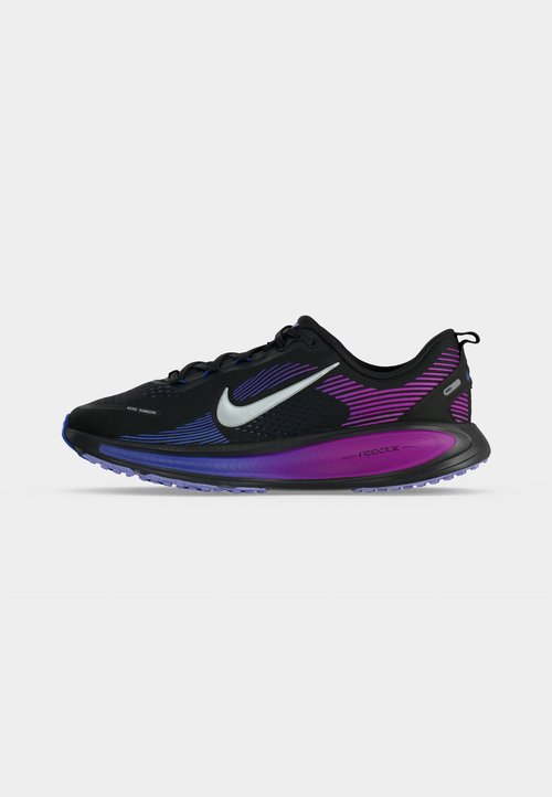 Nike VOMERO 18 UNISEX - Road running shoes - black/metallic silver-coloured/vivid purple/persian violet/purple pulse — foto 2