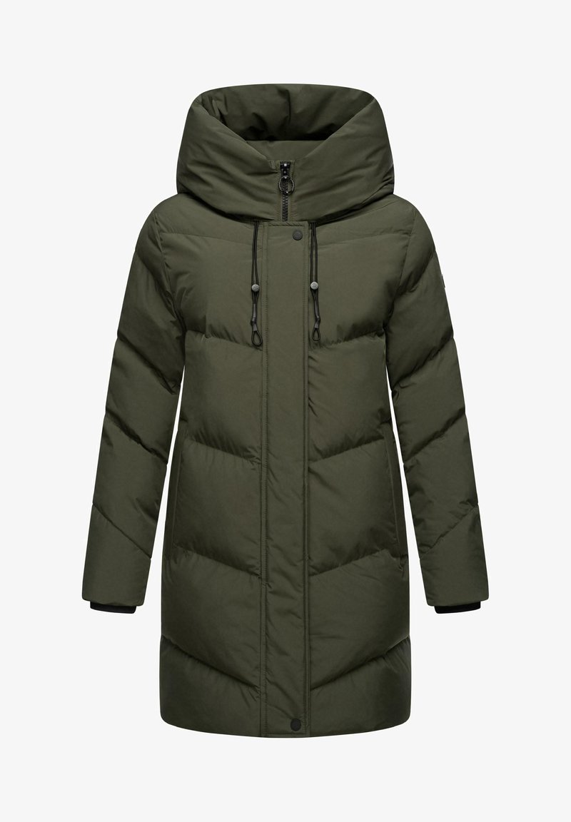 Olīvu zaļš pūkains mētelis ar augstu apkakli, regulējamu kapuci ar auklu, priekšējo rāvējslēdzēju un ķeizaru kēlēm. Garas piedurknes ar melniem aprocēm.