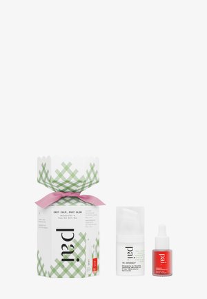 EASY CALM, EASY GLOW MOISTURIZER & FACE OIL GIFT SET - Huidverzorgingsset - -