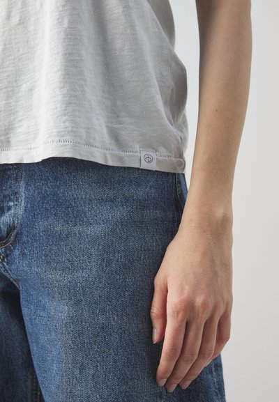 rag & bone THE SLUB VEE - Lihtne T-särk - grey