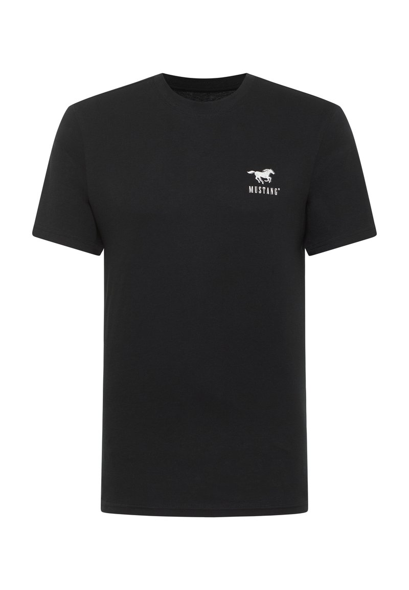 Čierne bavlnené tričko s okrúhlym výstrihom a krátkymi rukávmi. Na ľavej hrudi sa nachádza biele logo Mustang. Mäkká textúra, štandardný strih.