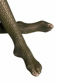 Des collants verts olive à motifs présentent un design géométrique répétitif, fabriqués en matériau transparent, et ajustés autour des jambes et des pieds.