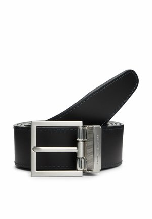 Schwarzer Leder Gürtel mit einer silbernen rechteckigen Schnalle, mit Kontrastnähten und glatter Oberfläche. Verstellbare Länge für einen optimalen Sitz.