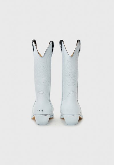 MM6 Maison Margiela Kovboju/motociklistu tipa zābaki - black/white
