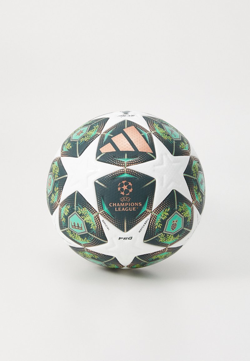 Adidas UEFA Champions League voetbal met een zwart-wit ontwerp en groene en oranje accenten, textuur oppervlak en stervormige panelen.