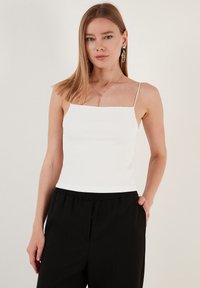 LELA SLIM FIT - Top - white