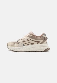 EA7 Emporio Armani SONIC DART UNISEX - Baskets basses - beige/white