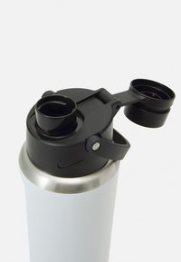 Nike Performance RECHARGE CHUG BOTTLE UNISEX 709ML  - Juomapullo - white/black/total orange