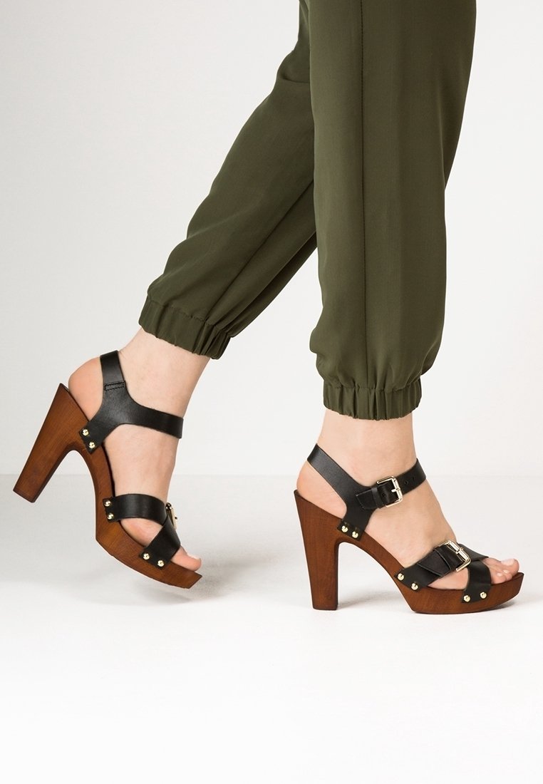 MAI PIÙ SENZA Sandaletter - black