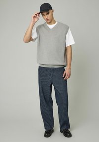 BZB COL V SANS MANCHES - Pullover - gris foncé