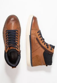 Redskins CIZAIN - Baskets montantes - cognac/navy