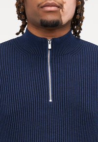 Jack & Jones JPRBLALIAM HALF ZIP  - Strickpullover - naval academy
