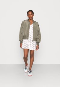 Noisy May NMJOE SHORT DRESS - Vestido camiseiro - bright white